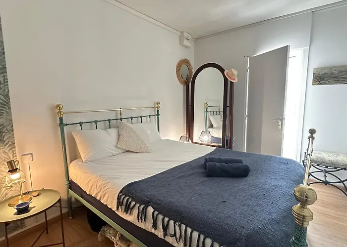 Charming T3 With Balcony In Arcachon