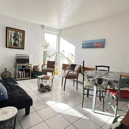 Charming T3 With Balcony In *