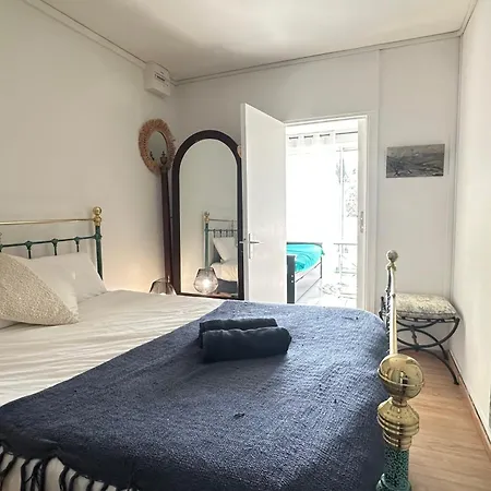 Charming T3 With Balcony In Apartment