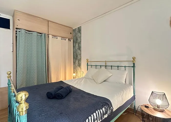 Charming T3 With Balcony In