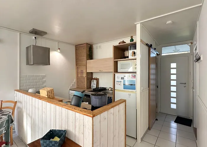 Charming T3 With Balcony In