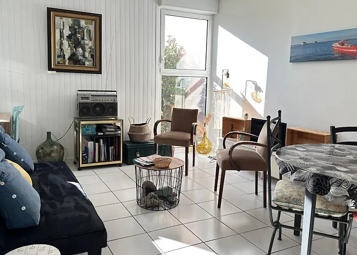 Charming T3 With Balcony In * Аркашон